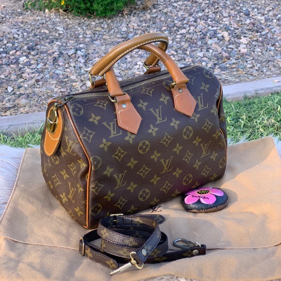 Louis Vuitton Handbags - 🎉🎊Auth Louis Vuitton Speedy 25 with Strap